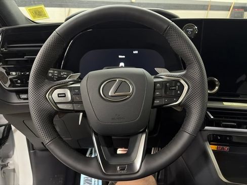 New 2026 Lexus TX 500h AWD image 17