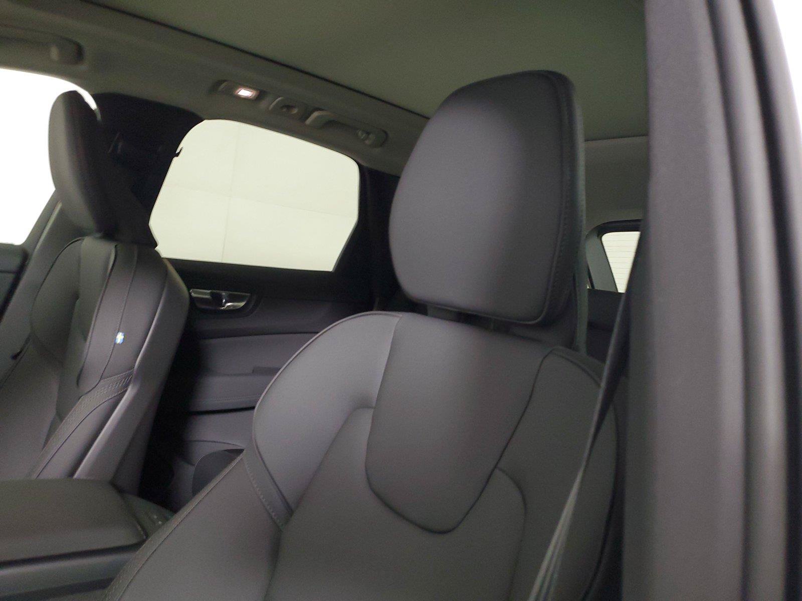 Used 2026 Volvo XC60 B5 Core w/ Climate Package AWD/4WD image 23