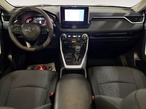 Used 2025 Toyota RAV4 XLE w/ Convenience Package FWD image 17