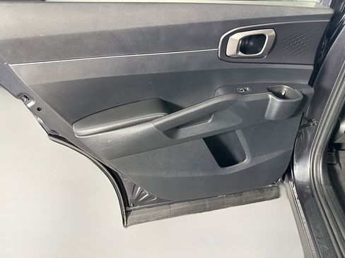 Used 2024 Kia Sorento S image 26