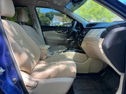 Used 2018 Nissan Rogue SV AWD/4WD image 23