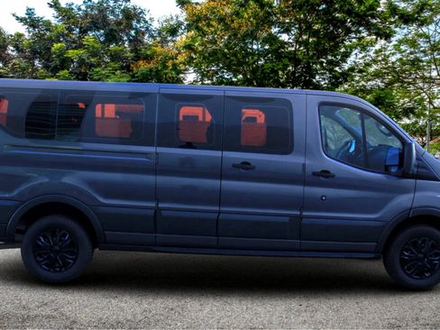 Used 2018 Ford Transit 350 XLT image 4