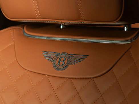 Used 2019 Bentley Bentayga image 6