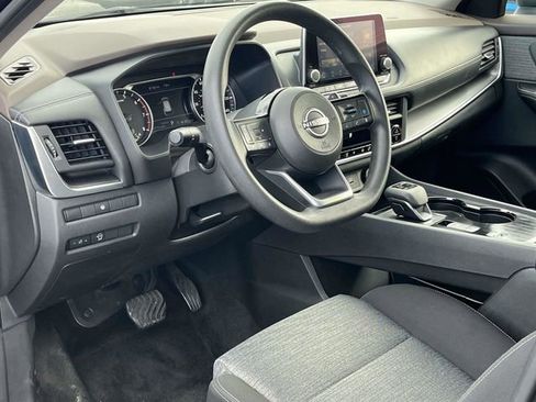 Used 2023 Nissan Rogue SV image 12