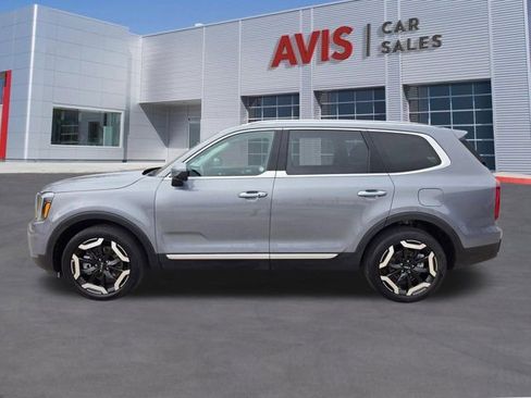 Used 2025 Kia Telluride S image 11