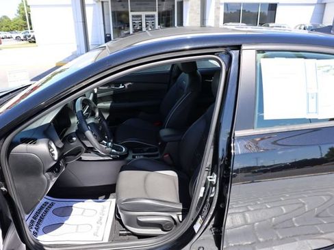 Used 2023 Kia Forte GT-Line w/ GT-Line Premium Package FWD image 14
