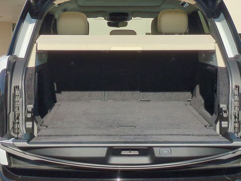 Used 2023 Land Rover Range Rover SE image 24