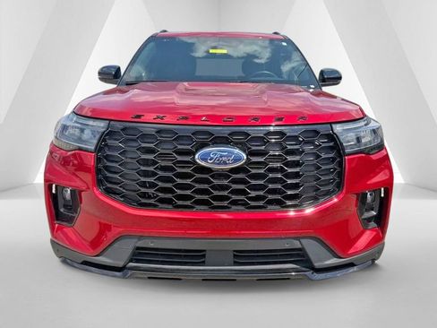 Used 2025 Ford Explorer ST-Line AWD/4WD image 2