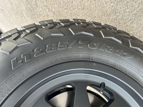 Used 2022 Toyota 4Runner TRD Off-Road image 9