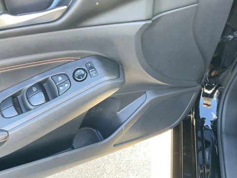 Used 2022 Nissan Altima 2.5 SR w/ Midnight Edition Package image 14