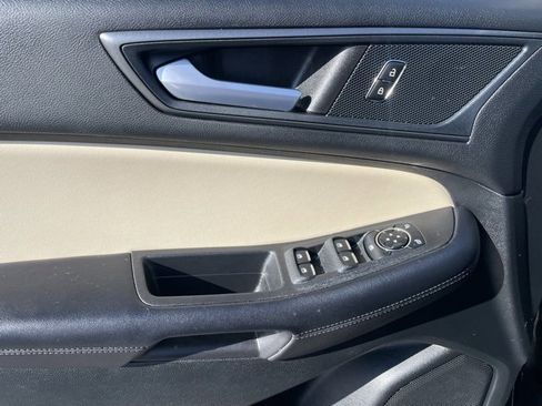 Used 2024 Ford Edge SE image 17