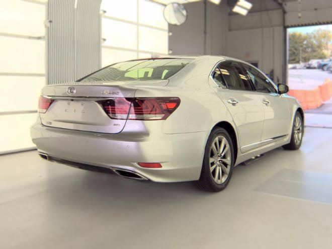 Used 2016 Lexus LS 460 AWD w/ Comfort Package image 4