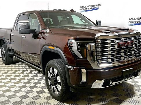 Used 2024 GMC Sierra 2500 Denali w/ Denali Reserve Package AWD/4WD image 3