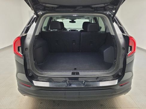 Used 2022 GMC Terrain SLE w/ Driver Convenience Package image 29