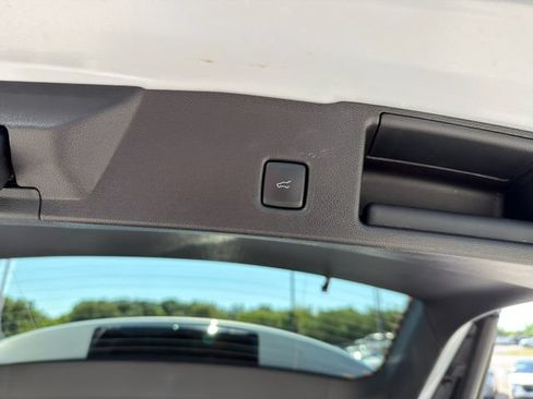 Used 2025 Ford Escape SE FWD image 43