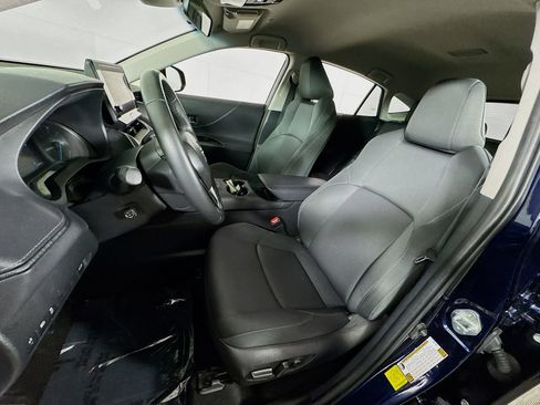 Certified 2024 Toyota Venza LE image 12