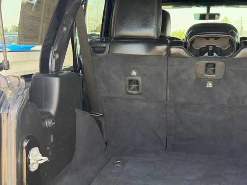Used 2020 Jeep Wrangler Unlimited Sahara AWD/4WD image 32