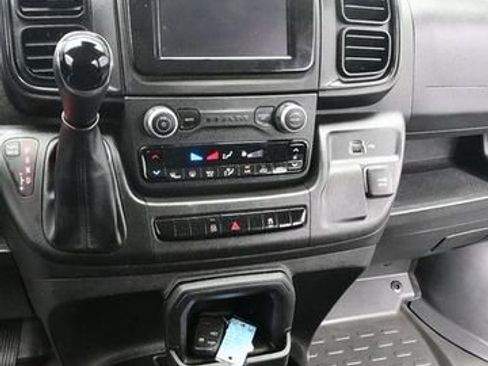 Used 2024 RAM ProMaster 2500 w/ Convenience Group FWD image 17