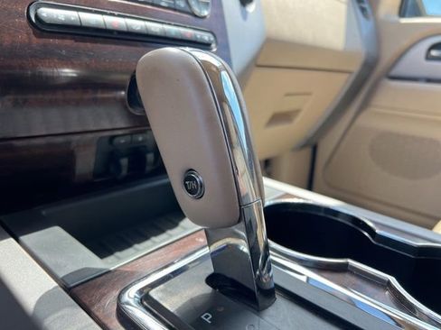 Used 2014 Ford Expedition EL XLT w/ Equipment Group 202A AWD/4WD image 21
