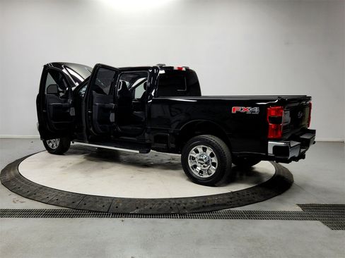 Used 2024 Ford F250 Lariat w/ Chrome Package image 13