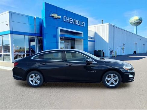 Used 2024 Chevrolet Malibu LS FWD image 2