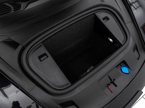 Used 2023 Porsche Taycan w/ Premium Package image 58