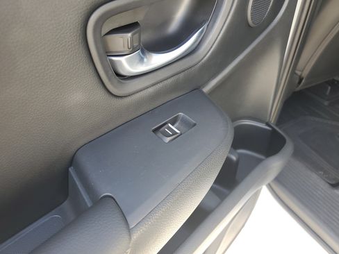 Used 2023 Honda Pilot Touring image 14