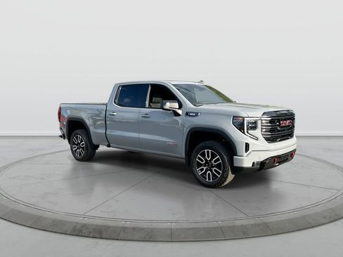Used 2025 GMC Sierra 1500 AT4 w/ Technology Package AWD/4WD image 2