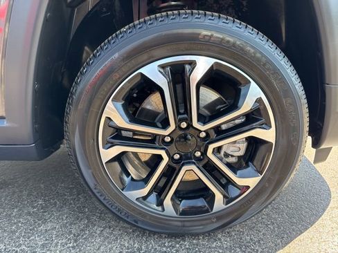 Used 2023 Jeep Compass Limited w/ Sun and Sound Group AWD/4WD image 30