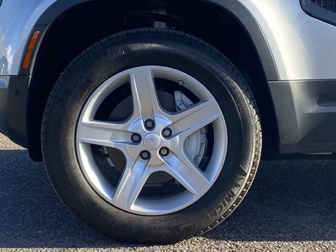 Used 2020 Land Rover Defender 110 SE image 32