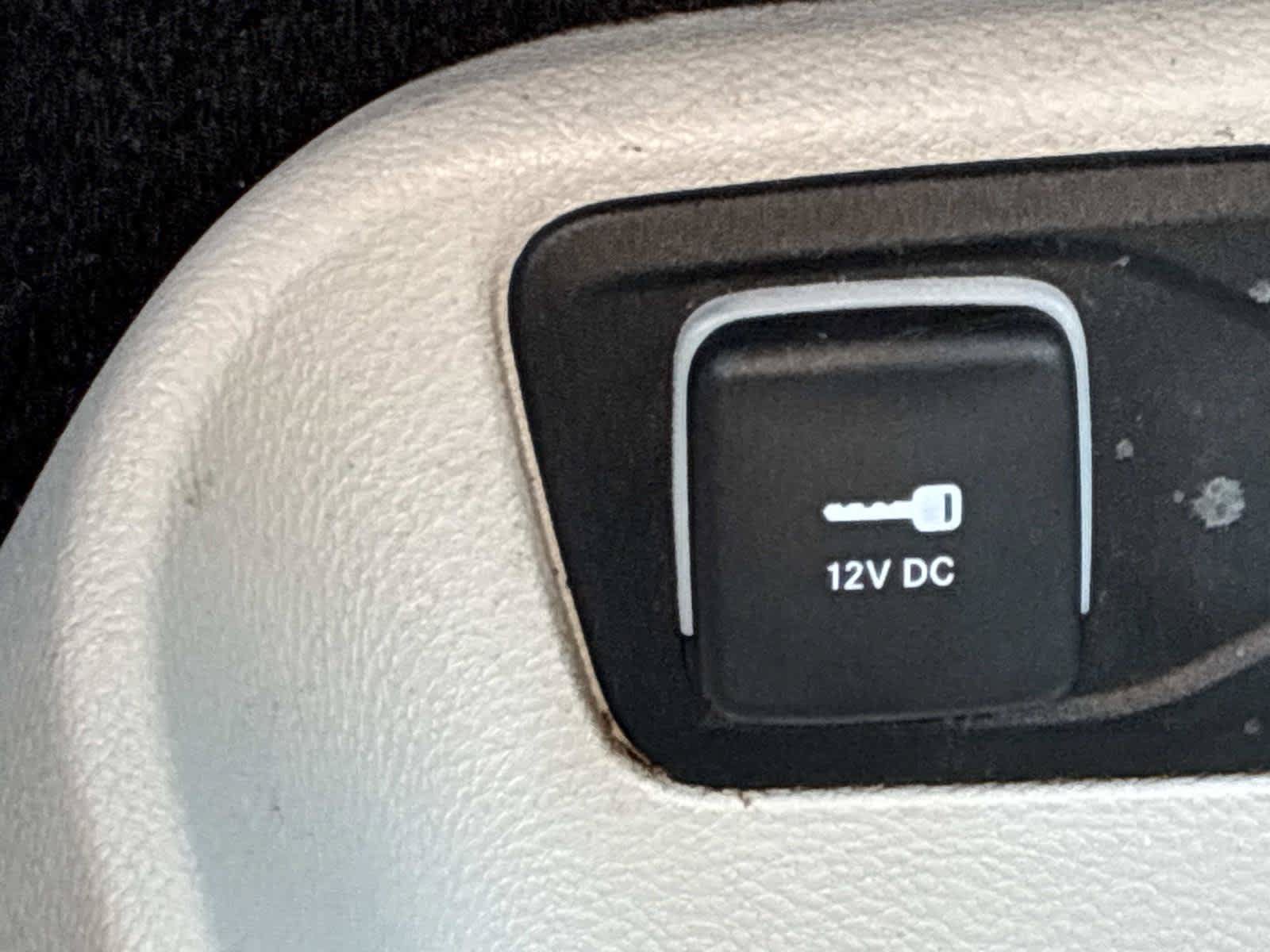 Used 2023 Chrysler Voyager LX FWD image 32