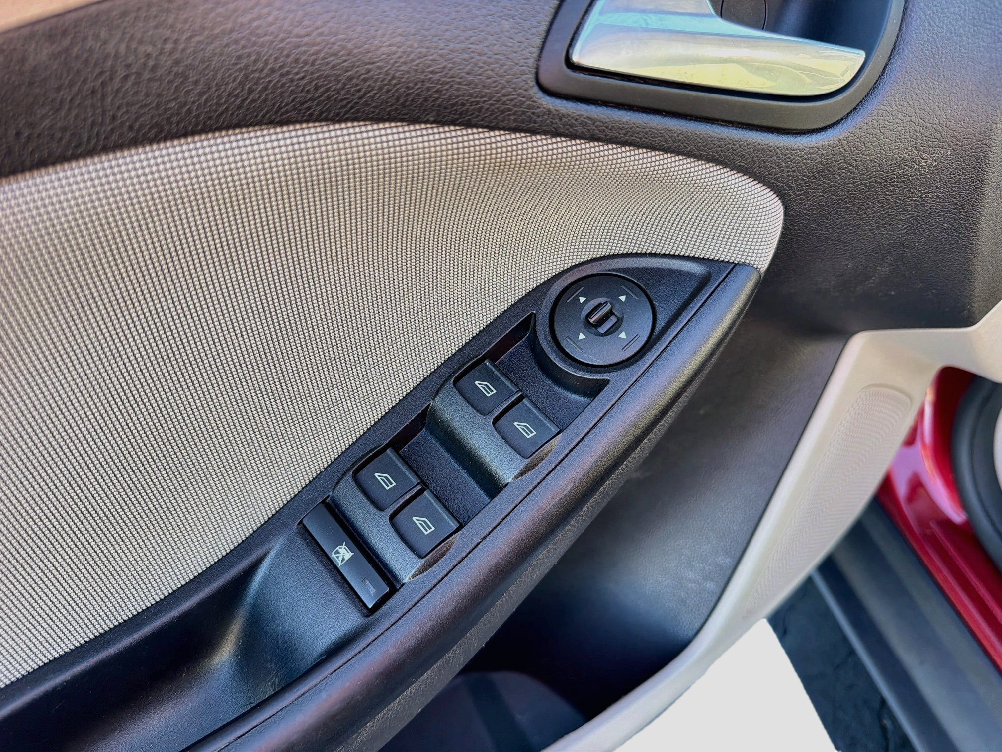 Used 2014 Ford Focus SE FWD image 12