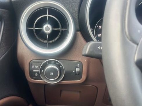 Used 2021 Alfa Romeo Stelvio Ti w/ Nero Edizione image 17