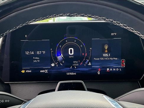 Used 2025 Chevrolet Traverse LT w/ Enhanced Driving Package AWD/4WD image 19