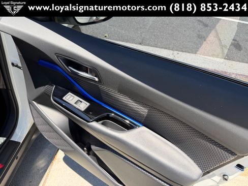 Used 2021 Toyota C-HR XLE FWD image 33