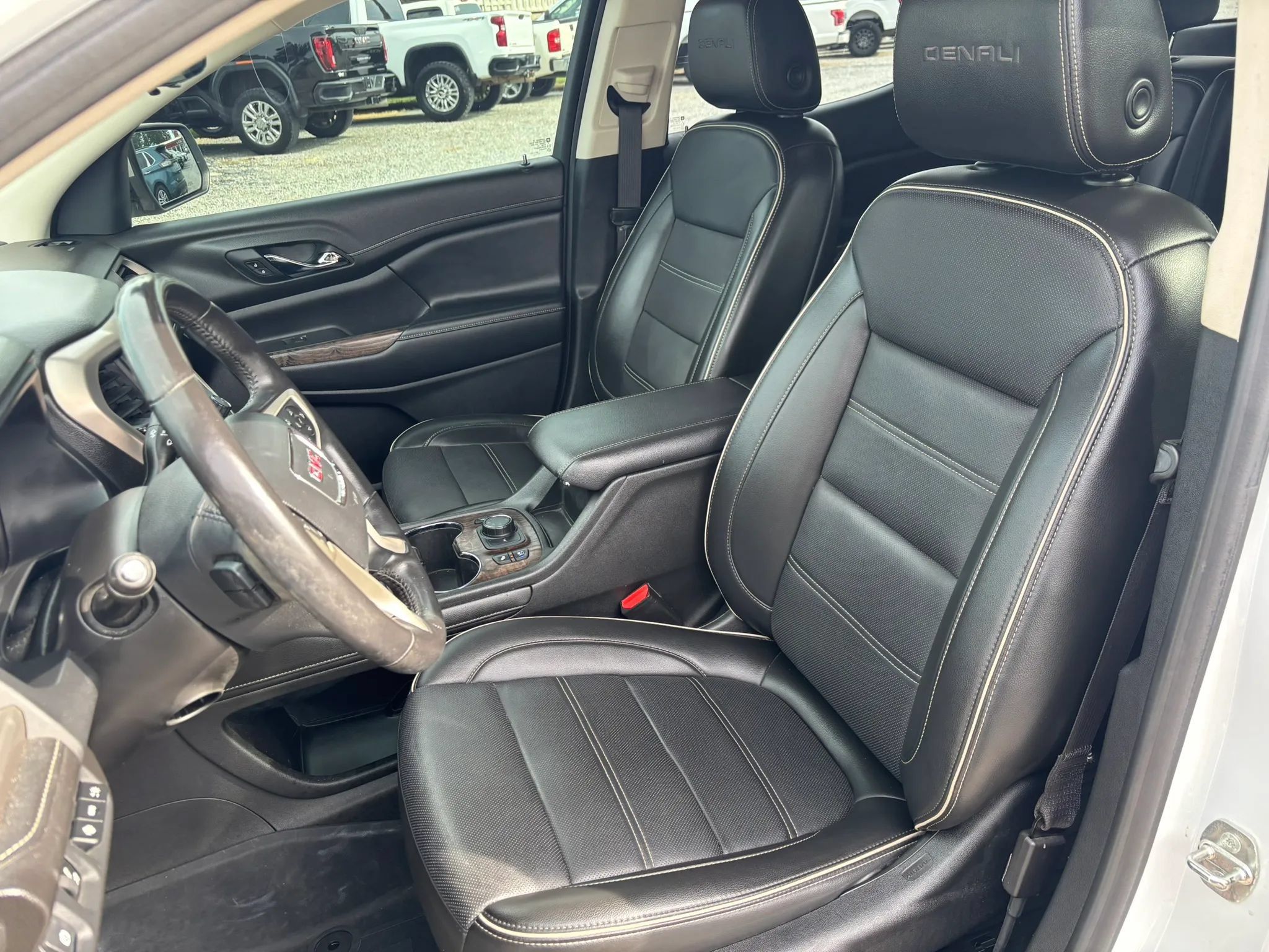 Used 2021 GMC Acadia Denali w/ Denali Technology Package AWD/4WD image 13