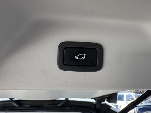 Used 2017 Land Rover Range Rover Supercharged image 61