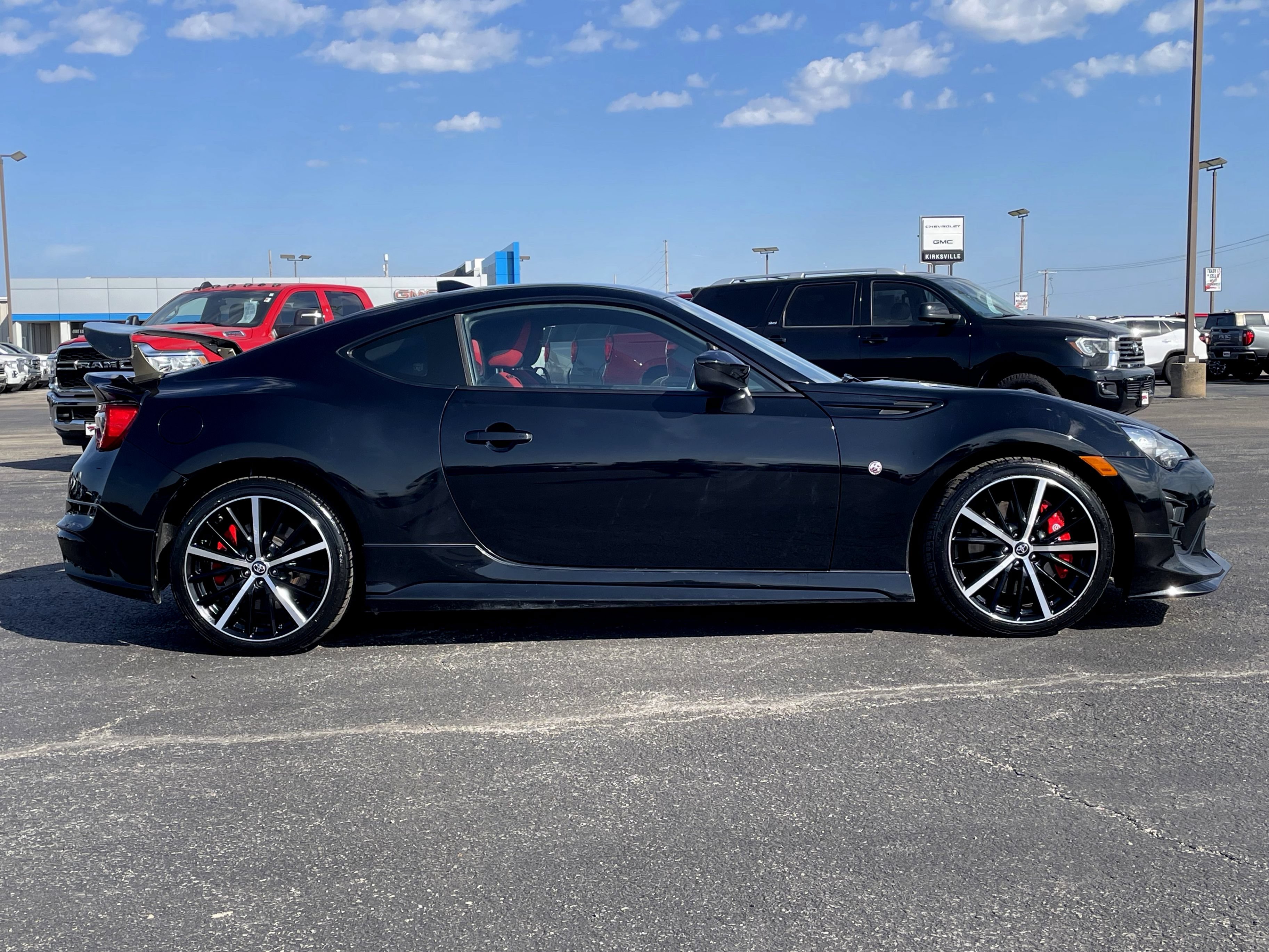 Used 2019 Toyota 86 TRD SE RWD image 2