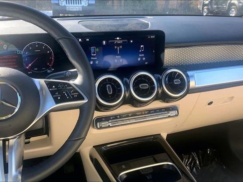 Used 2026 Mercedes-Benz GLB 250 GLB 250 image 5