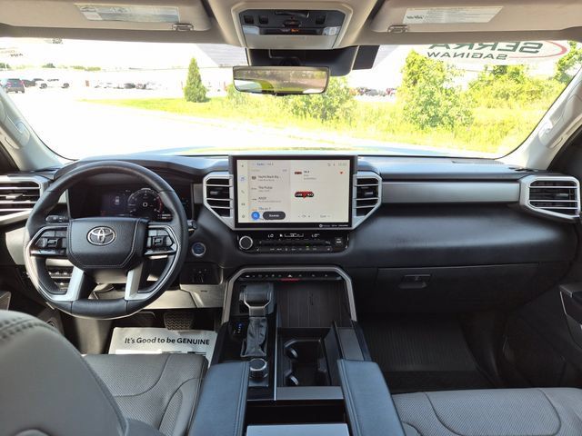 Used 2023 Toyota Sequoia SR5 w/ SR5 Premium Package AWD/4WD image 40