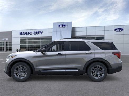 New 2025 Ford Explorer Active w/ Active Comfort Package image 3