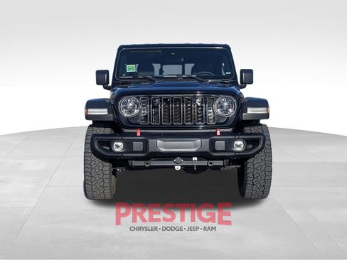 Used 2024 Jeep Gladiator Rubicon w/ Convenience Group image 3