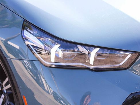 Used 2024 BMW 540i xDrive w/ Premium Package image 8