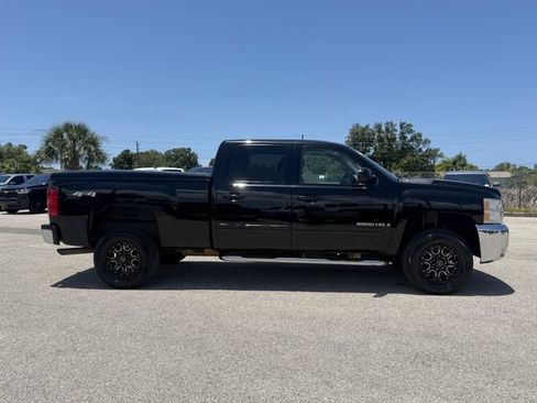 Used 2009 Chevrolet Silverado 2500 LTZ w/ Safety Package AWD/4WD image 3