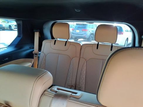 Used 2023 Jeep Grand Cherokee L Summit AWD/4WD image 15