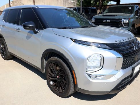 Used 2022 Mitsubishi Outlander SEL Black Edition FWD image 3
