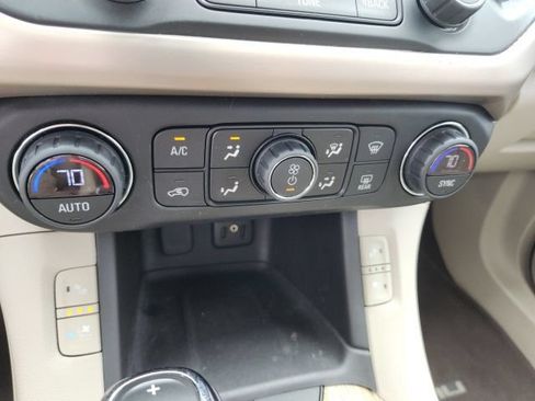 Used 2019 GMC Acadia Denali w/ Technology Package FWD image 7