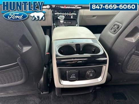 Used 2023 Kia Carnival SX Prestige FWD image 21