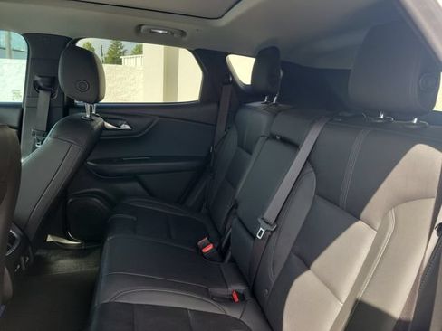 Used 2020 Chevrolet Blazer LT w/ Sound & Technology Package FWD image 9
