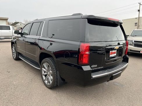 Used 2015 Chevrolet Suburban LTZ image 3